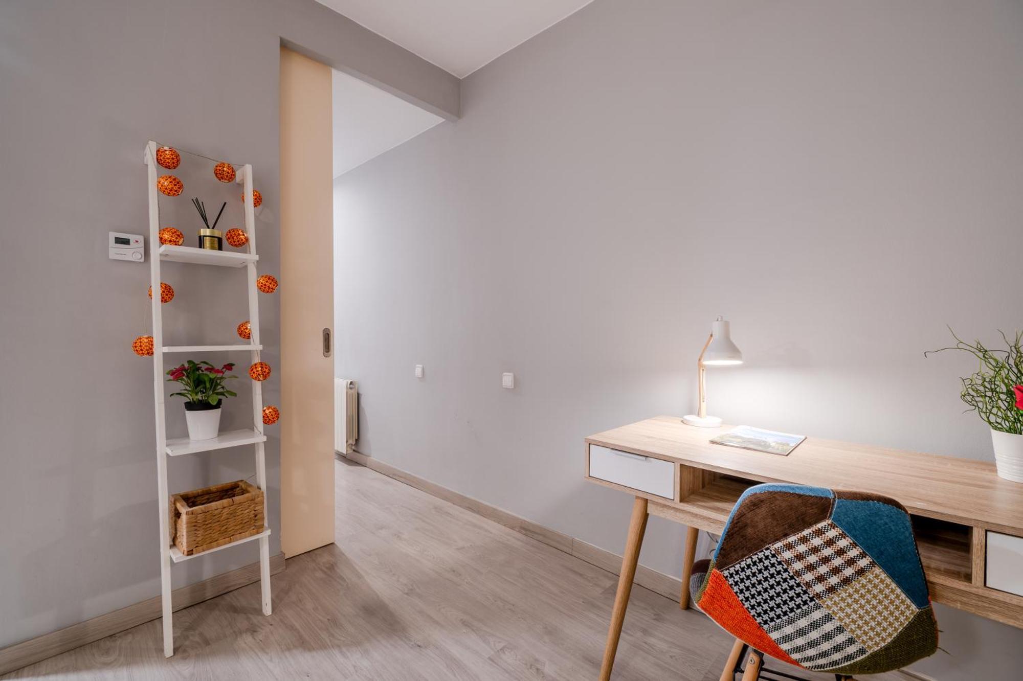 Flateli Jaume Pons Apartment *